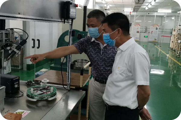 廈門鎢業(yè)董事長(zhǎng)黃長(zhǎng)庚深入勢(shì)拓智動(dòng)公司調(diào)研